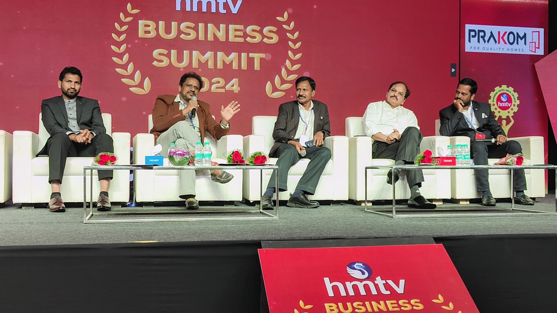 hmtv Business Summit 2024 — speaker on stage
