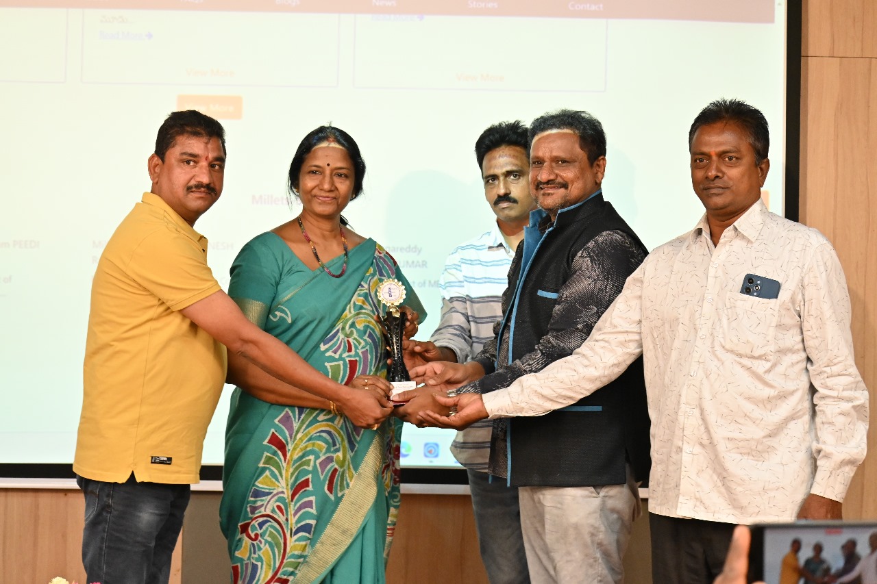 Award presentation during the millet event